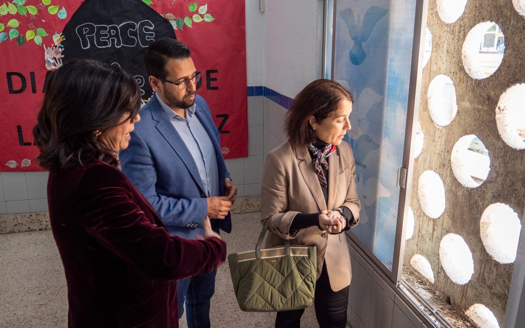 Somos Melilla visita el Colegio Reyes Católicos para conocer sus necesidades