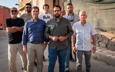 Azmani: “Los miembros del Gobierno solo salen de sus despachos para brindar”