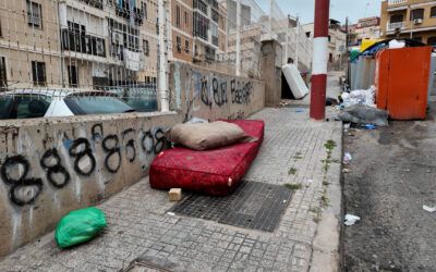 Azmani denuncia el “abandono inhumano” de Acera Negrete tras 1600 millones de presupuesto