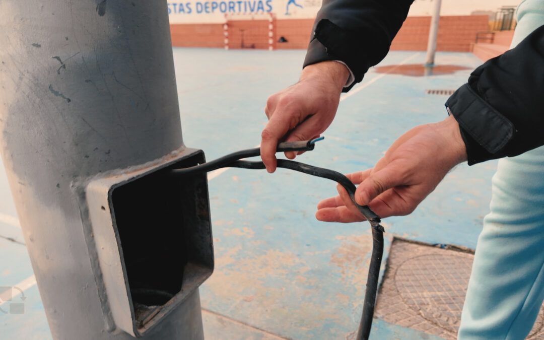 Somos Melilla exige esclarecer el mantenimiento eléctrico tras la descarga a un niño en Galápagos